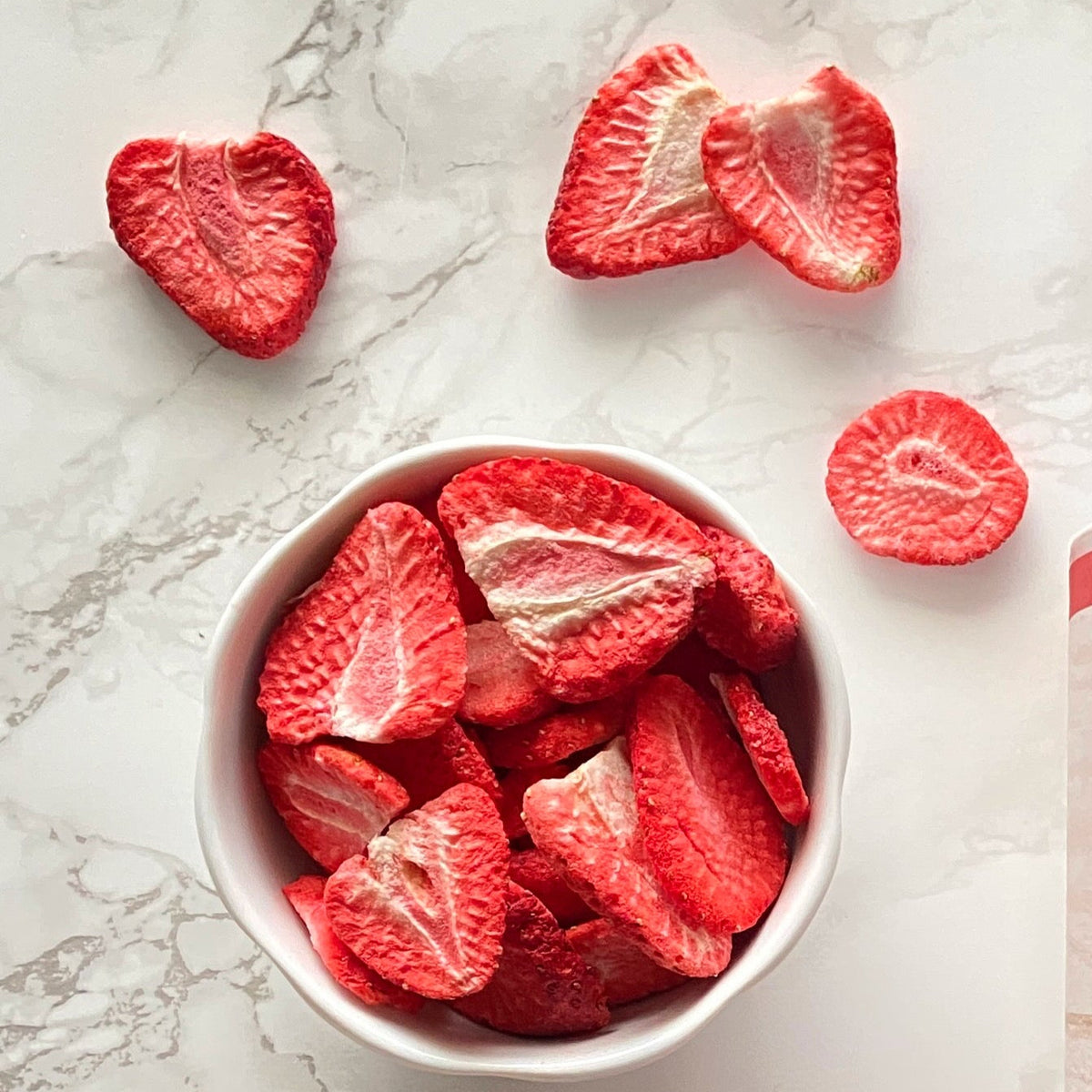 gefriergetrocknete-bio-erdbeerchips-online-kaufen-bei-myfruits