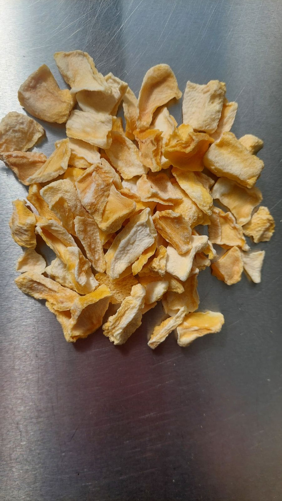 B-Ware Gefriergetrocknete Bio Mangochips 300g (Kleine Stücke und nicht mehr knusprig).