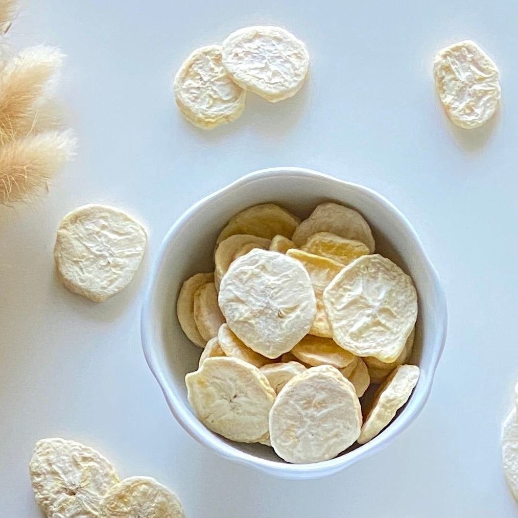 Gefriergetrocknete Bio Bananenchips.